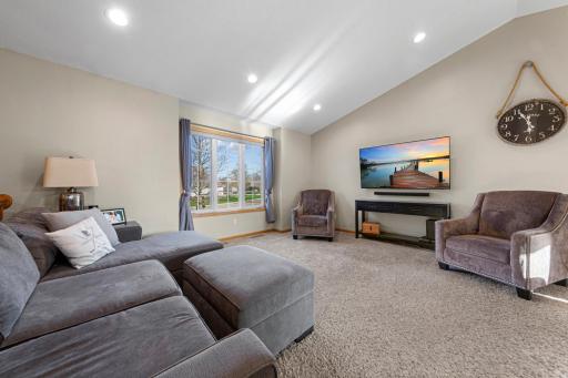 1840 Field Stone Avenue SE, Owatonna, MN 55060
