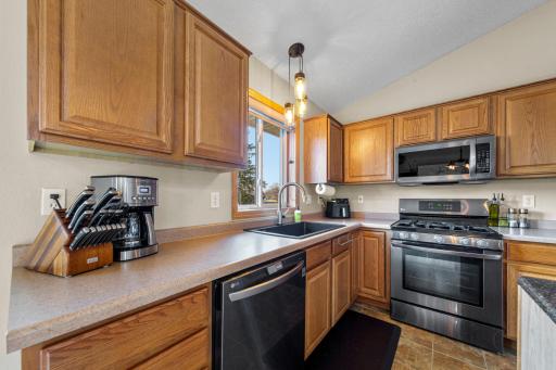 1840 Field Stone Avenue SE, Owatonna, MN 55060