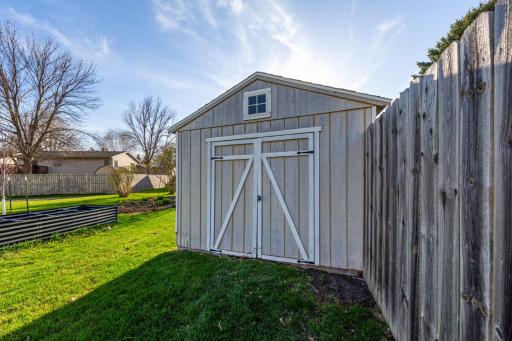 1840 Field Stone Avenue SE, Owatonna, MN 55060