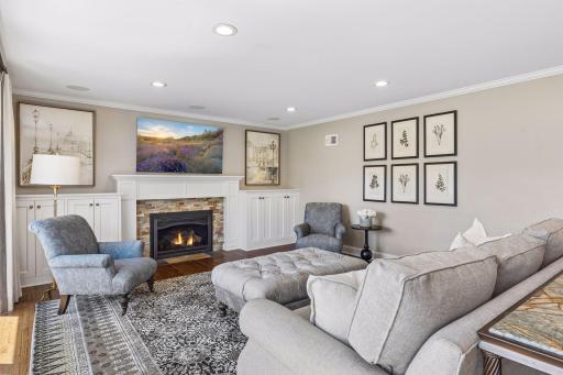 6233 Knoll Drive, Minneapolis, MN 55436