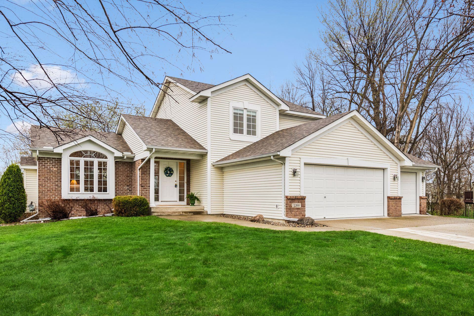 1360 Mockingbird Drive - Spacecrafting - 0001.jpg