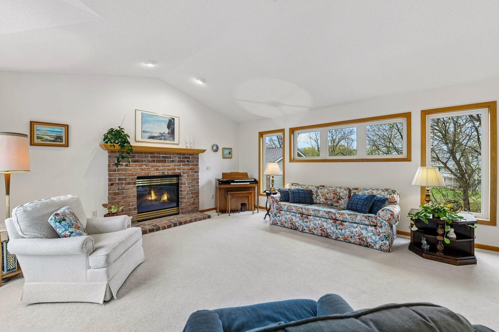 1360 Mockingbird Drive - Spacecrafting - 0007.jpg