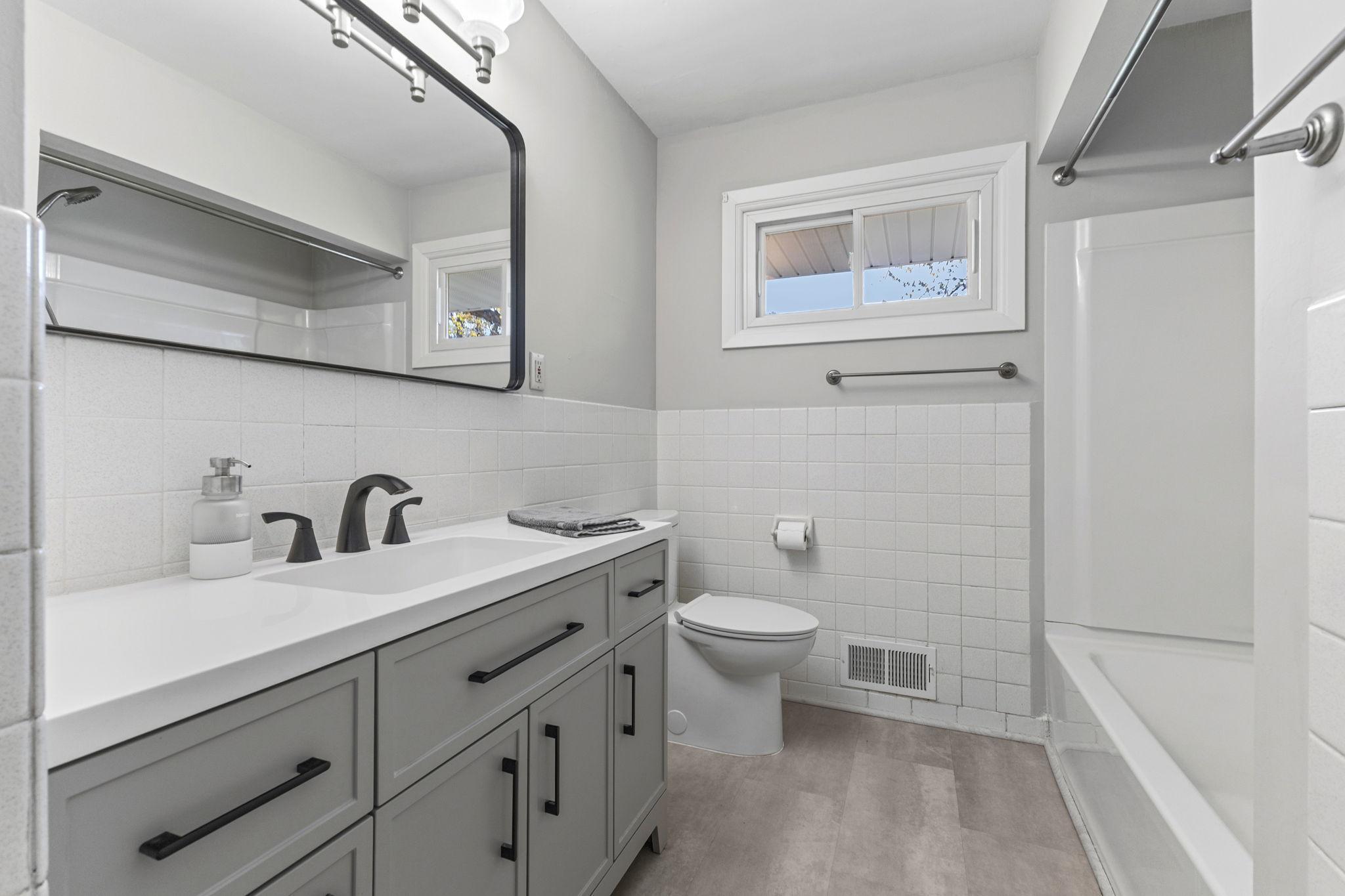 Main floor full bath