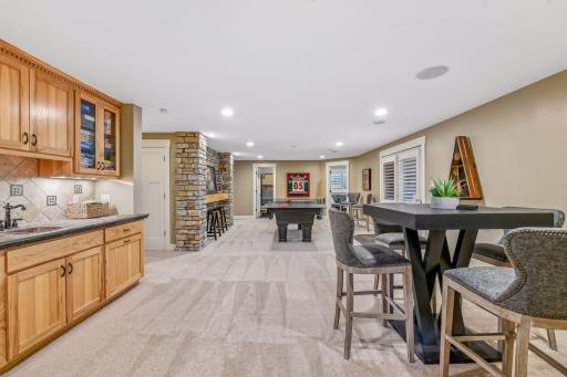 1010 Drake Court, Maple Plain, MN 55359