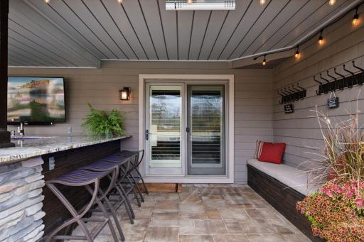 1010 Drake Court, Maple Plain, MN 55359