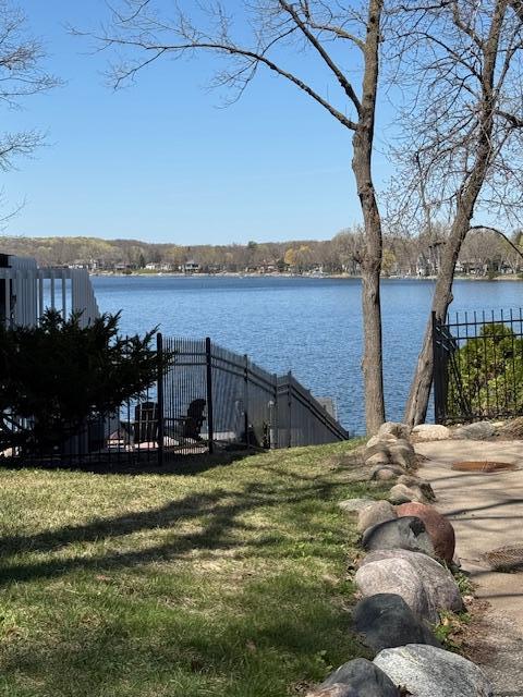 Easement area to lake