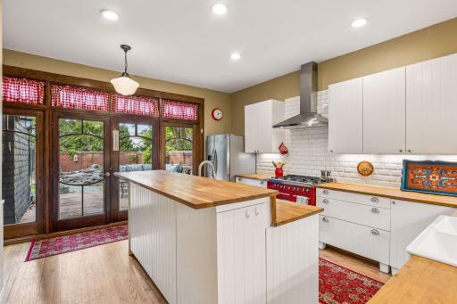 502 Grand Hill, Saint Paul, MN 55102