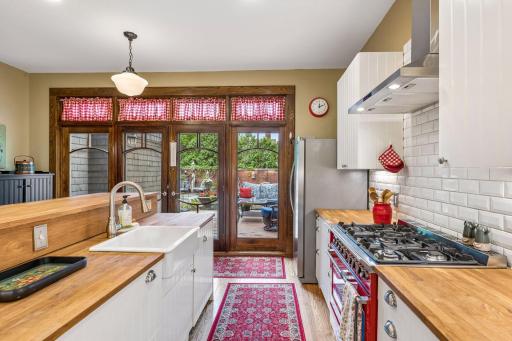 502 Grand Hill, Saint Paul, MN 55102