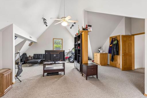 502 Grand Hill, Saint Paul, MN 55102