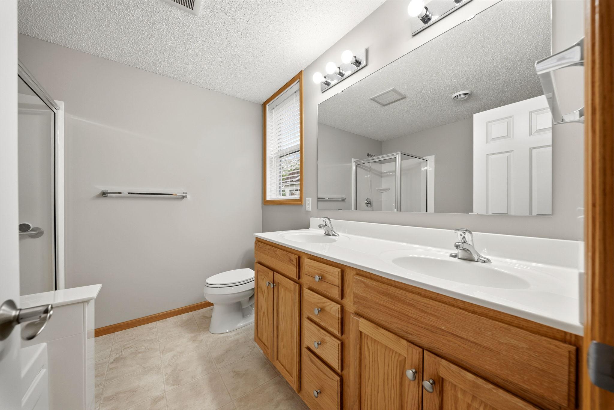 Primary bedroom suite bathroom