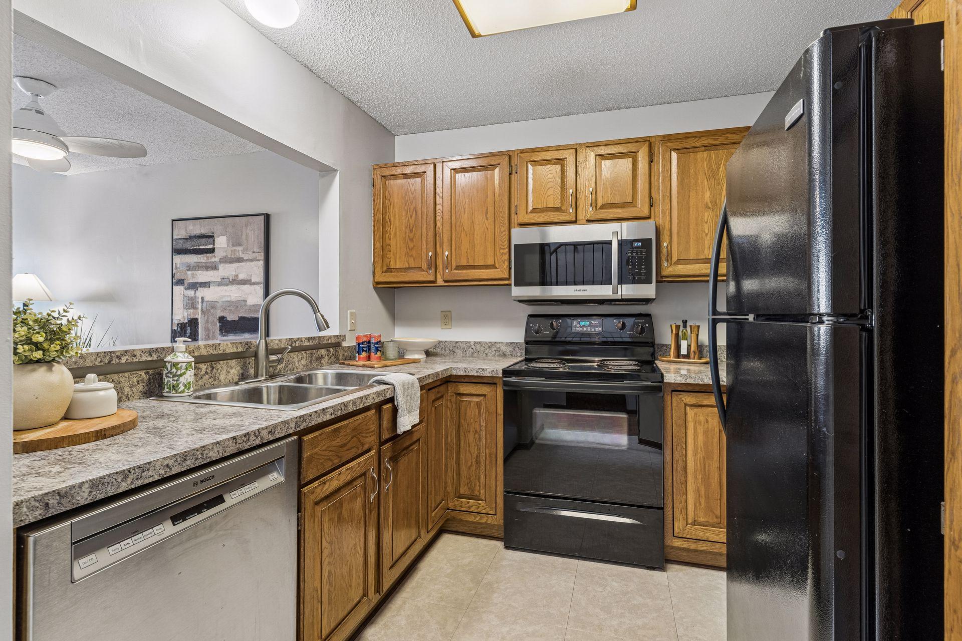 7622 York Ave - Spacecrafting - 0003.jpg