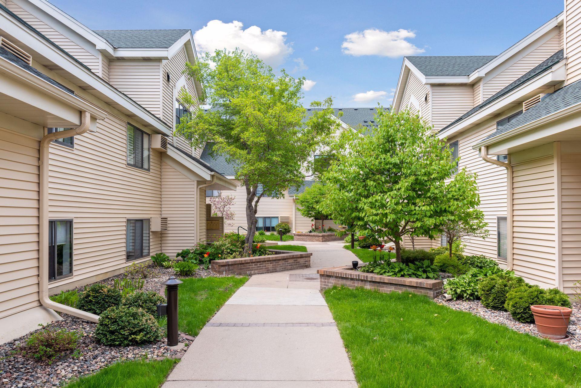 7622 York Ave - Spacecrafting - 0040.jpg