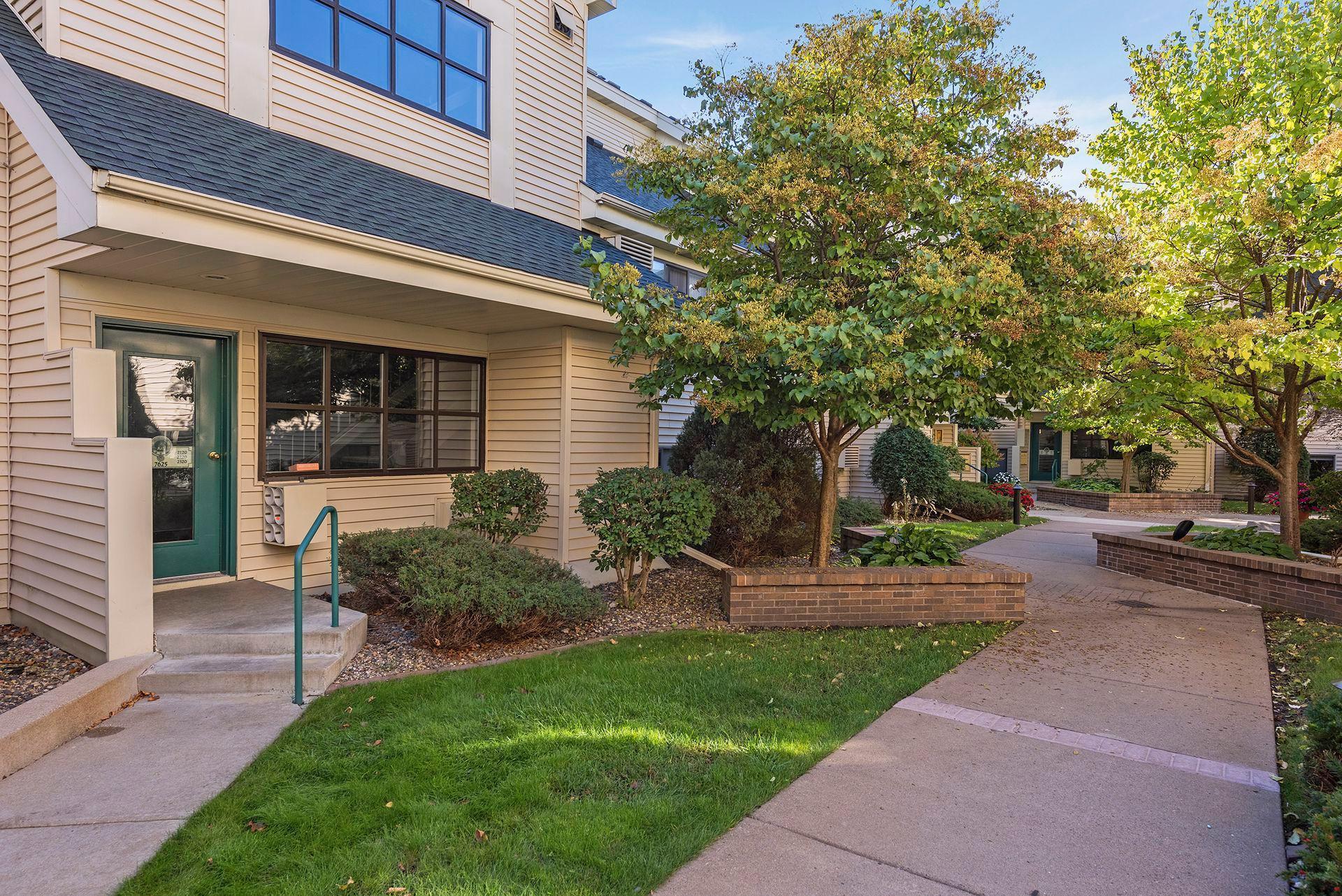 7622 York Ave - Spacecrafting - 0038.jpg