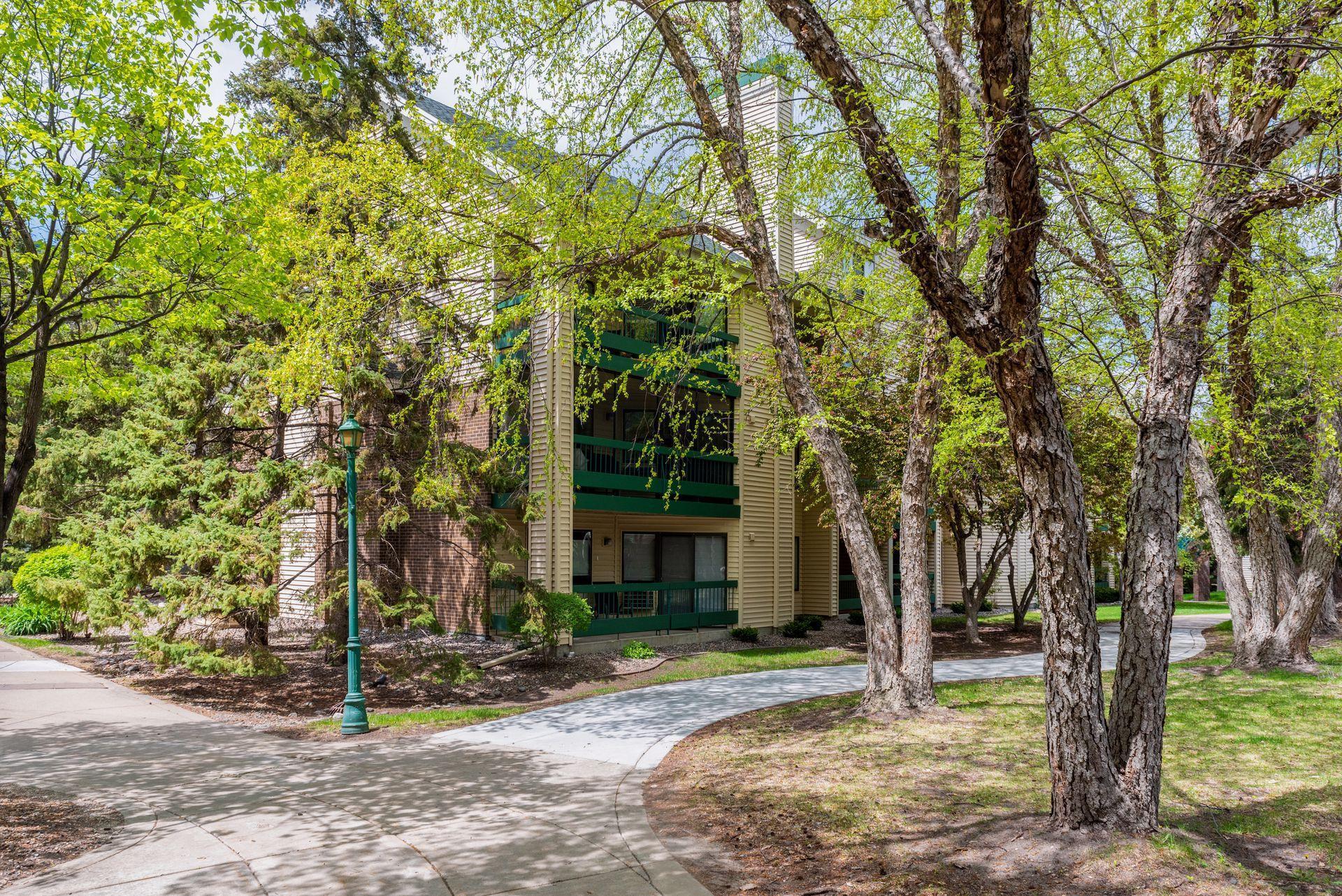 7622 York Ave - Spacecrafting - 0037.jpg