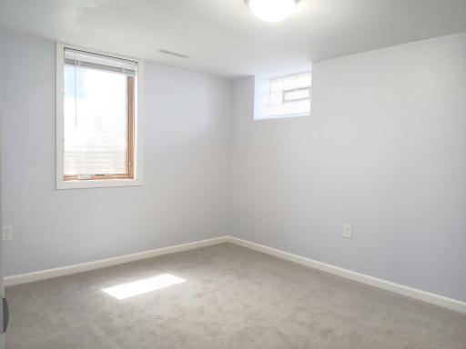 2210 Ivy Avenue E, Saint Paul, MN 55119