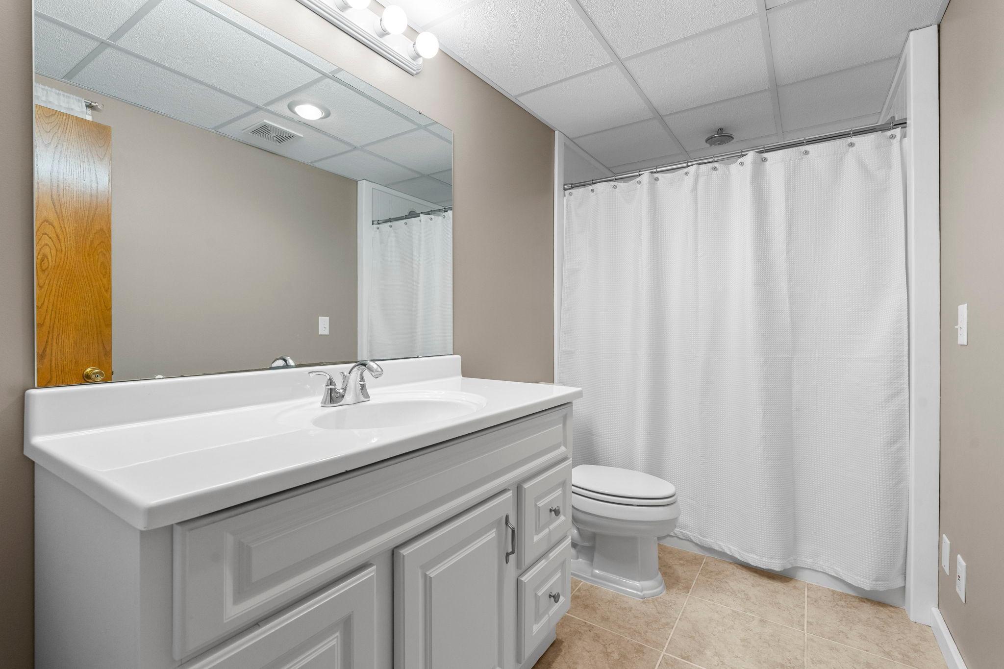 Lower level 3/4 bath