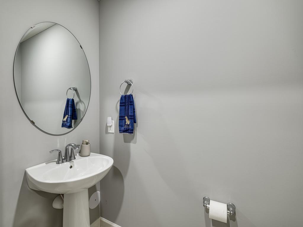 13 - Powder Room.jpg
