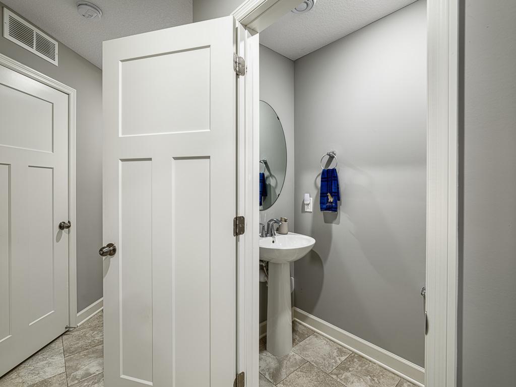 12 - Powder Room.jpg
