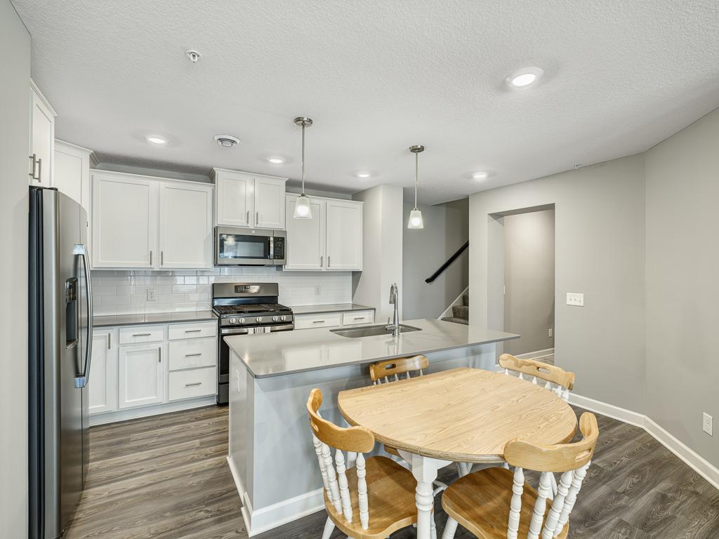 7 - Kitchen.jpg