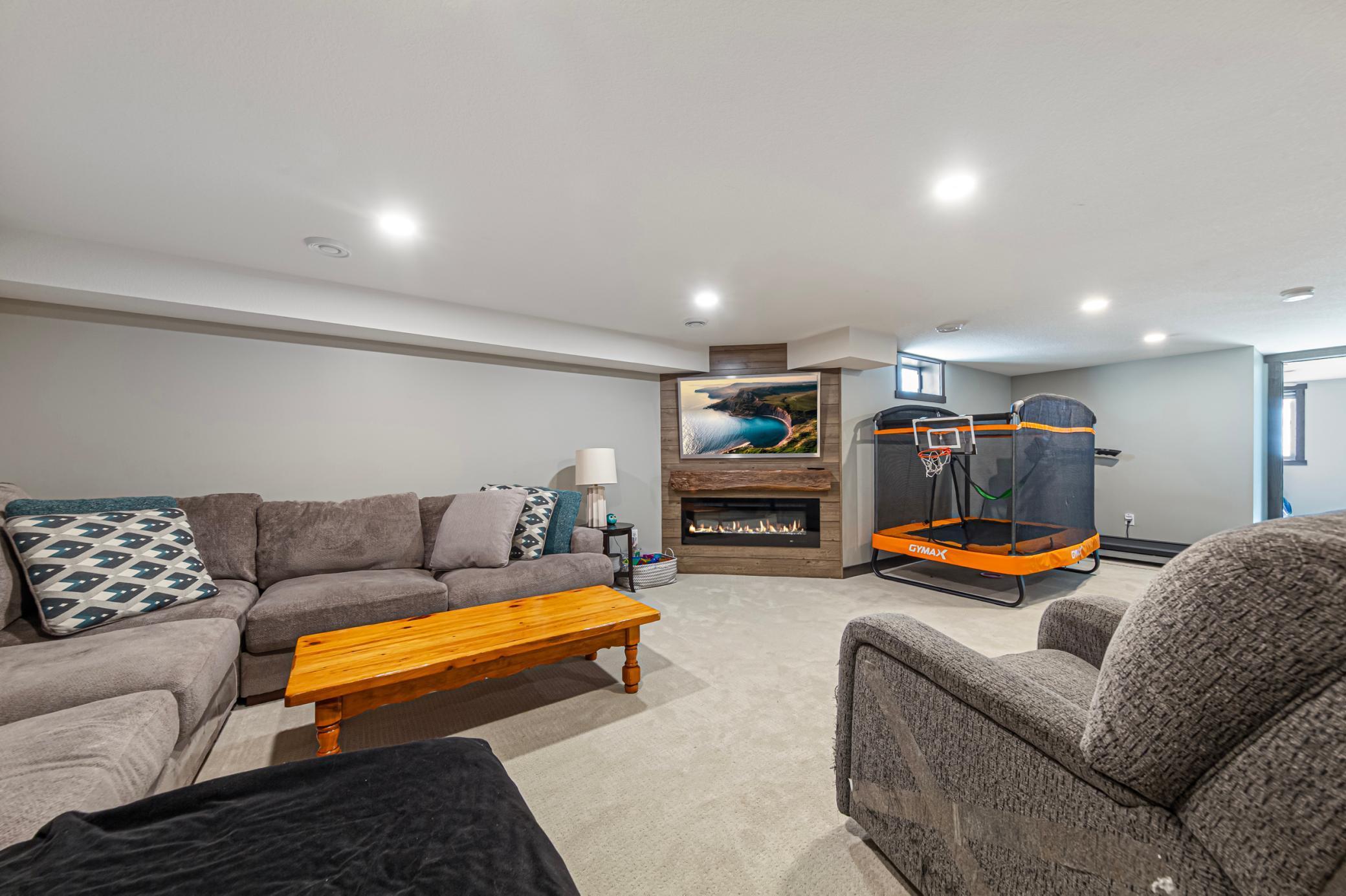 36 family room_lower.jpg