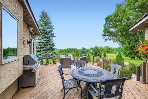 6260 Broadview Dr - Web Quality - 007 - 07 Deck.jpg