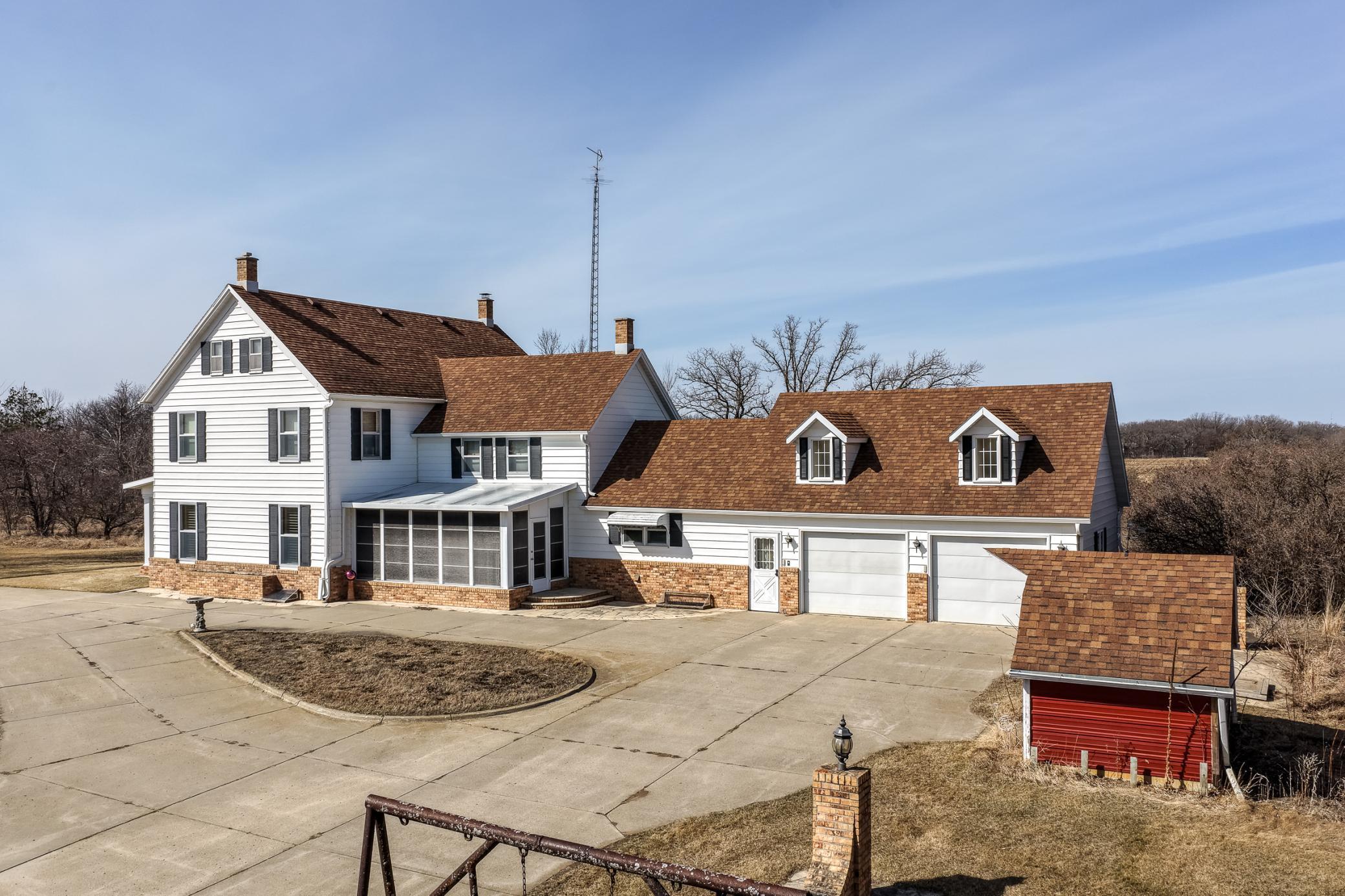 Large concrete drive with circular turnaroung