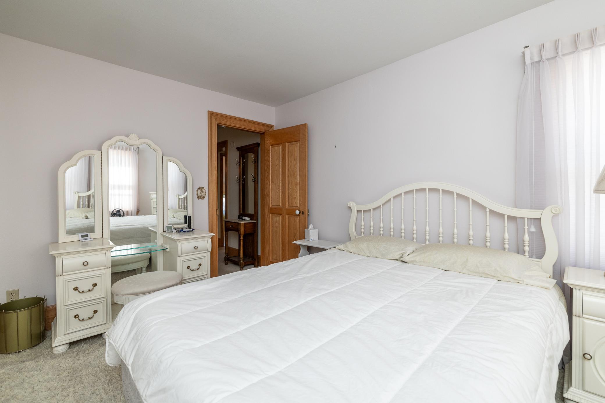 16 x 10 upper level bedroom