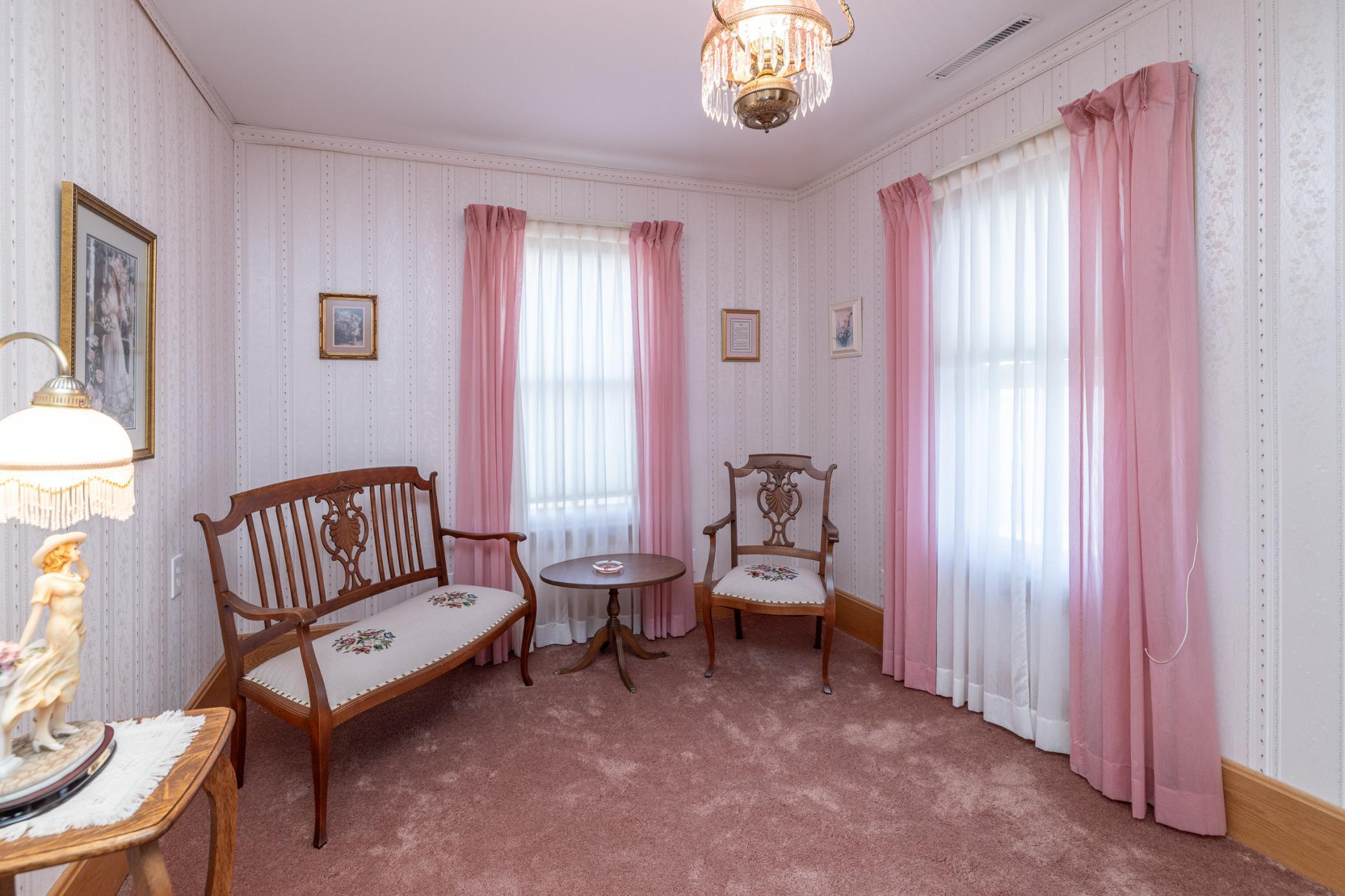 13 x 10 upper level bedroom