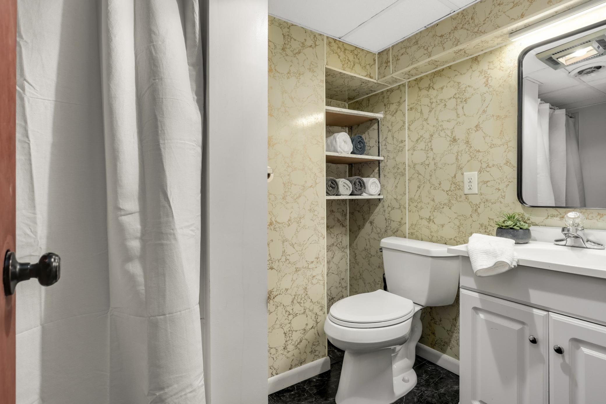 lower level 3/4 bath