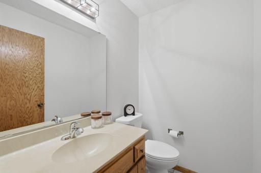7010 W 83rd Street, Bloomington, MN 55438
