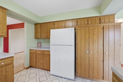 7010 W 83rd Street, Bloomington, MN 55438