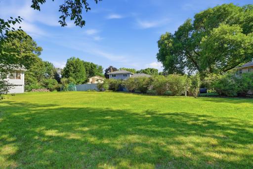 7010 W 83rd Street, Bloomington, MN 55438