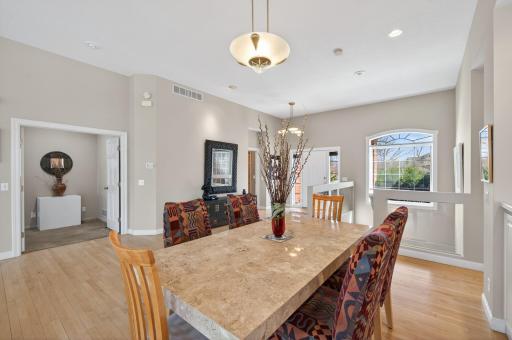 16215 37th Avenue N, Minneapolis, MN 55446