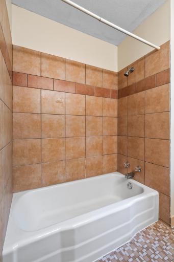 1715 37th Avenue NE, Minneapolis, MN 55421