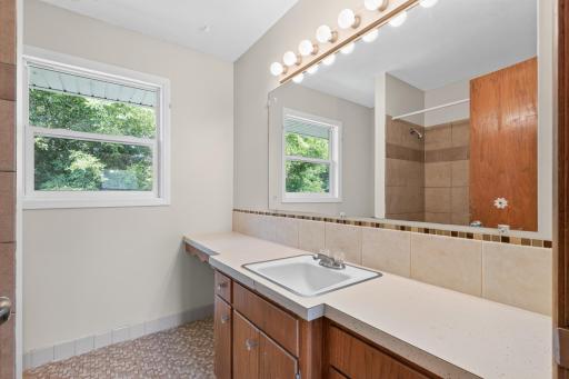 1715 37th Avenue NE, Minneapolis, MN 55421