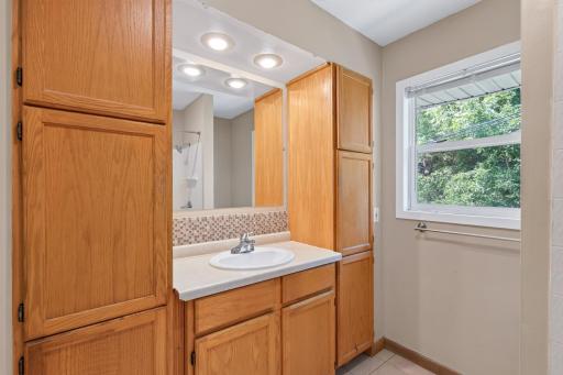 1715 37th Avenue NE, Minneapolis, MN 55421