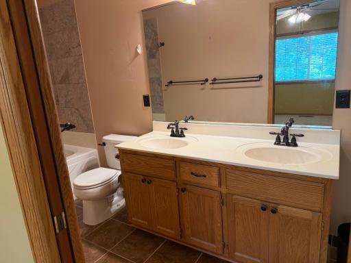 Primary bath / dual vanity sinks