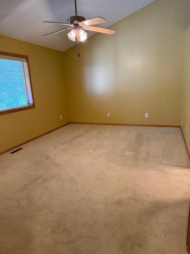 Spacious primary / Main level