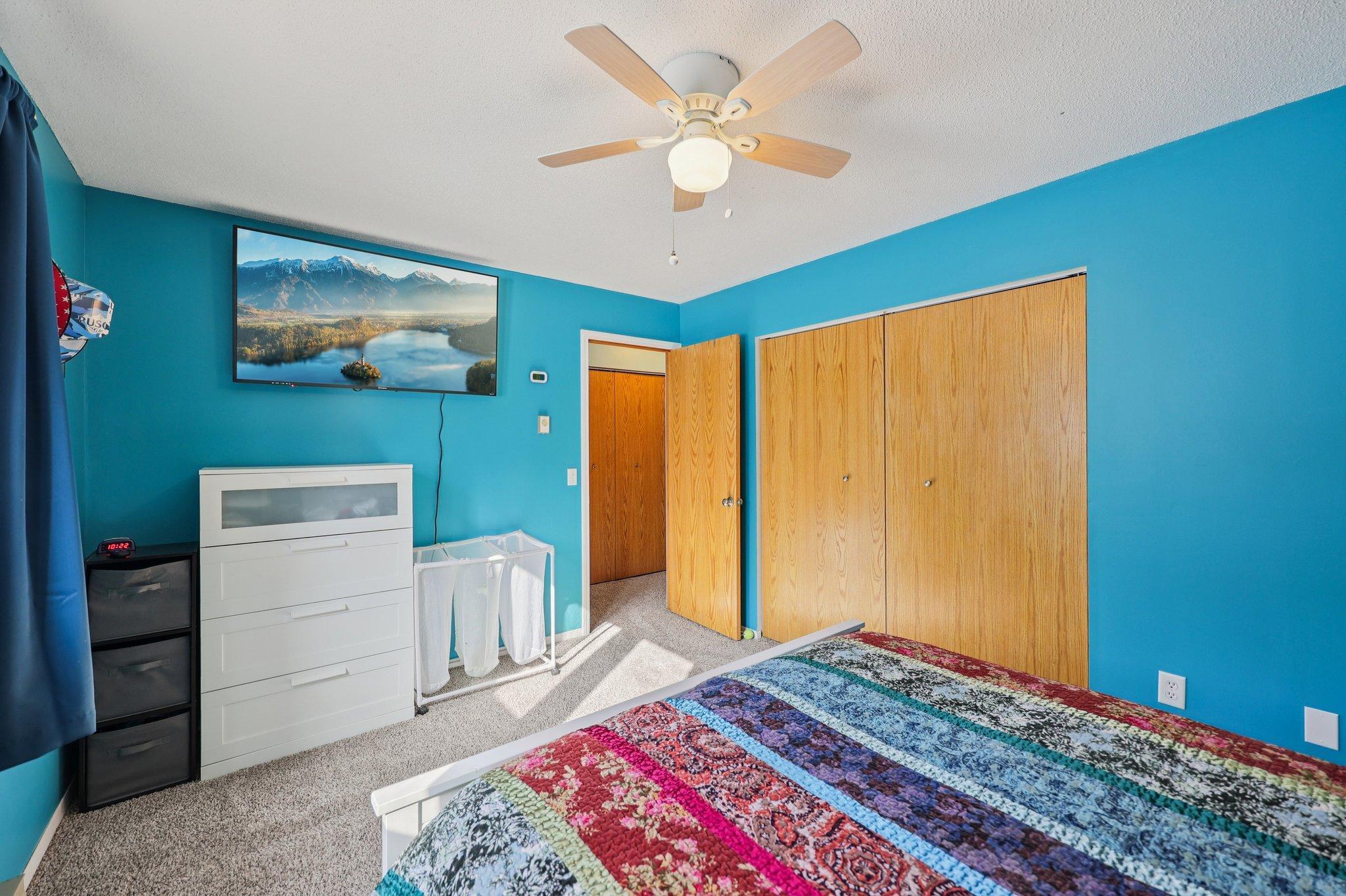 Large closet in the primary