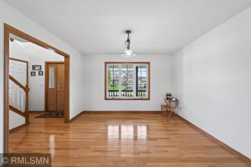 8549 Woodland Curve, Saint Bonifacius, MN 55375