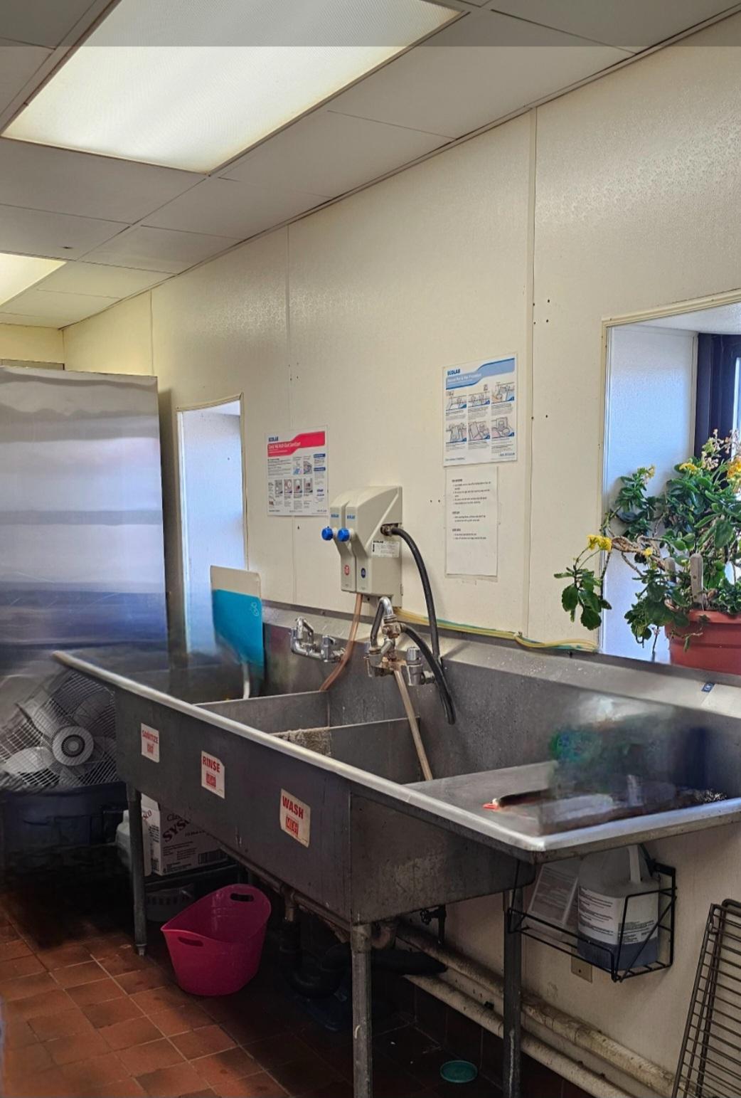 kitchen 2.jpg