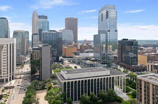 Views of gorgeous downtown Mpls from the roof top deck