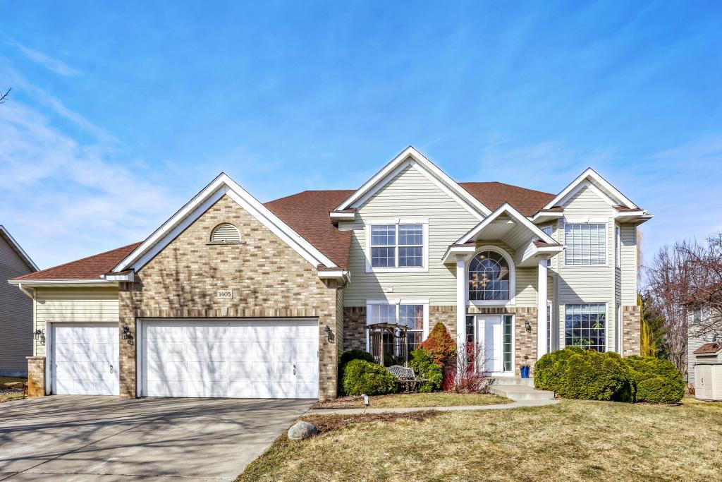 1405 Overlook Ct - MLS Sized - 001 - 01 Exterior Front.jpg
