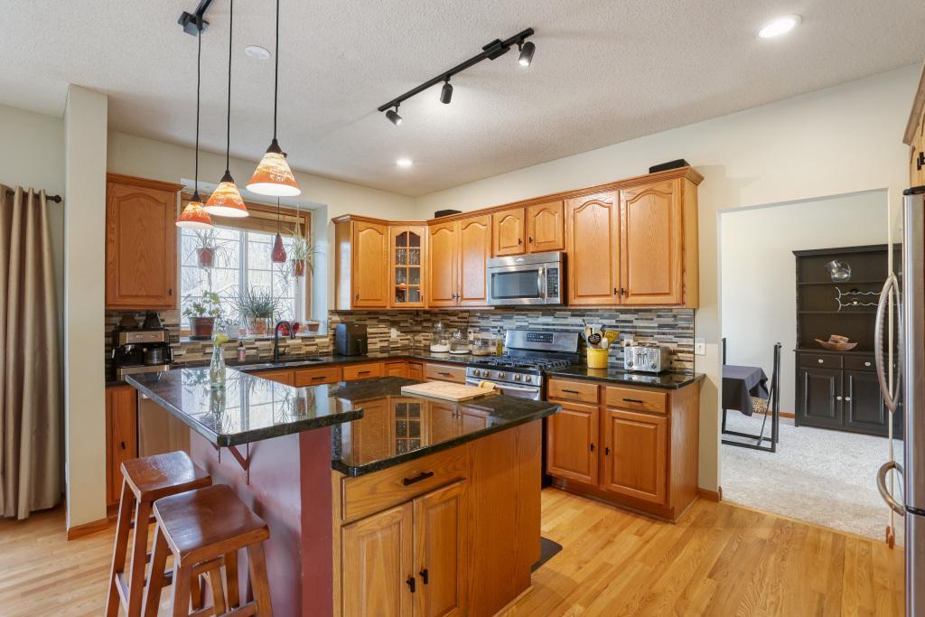 1405 Overlook Ct - MLS Sized - 007 - 07 Kitchen.jpg
