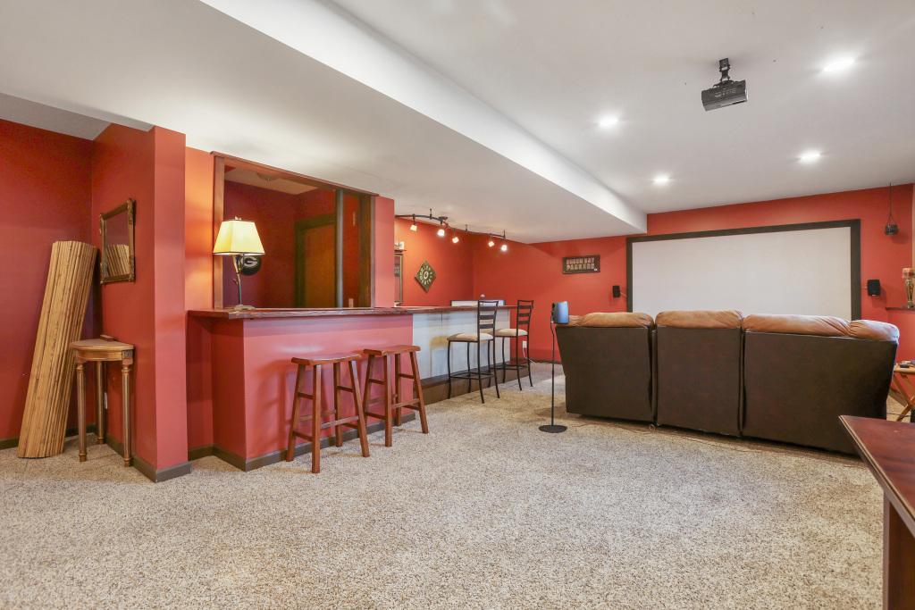 1405 Overlook Ct - MLS Sized - 009 - 09 Family Room.jpg