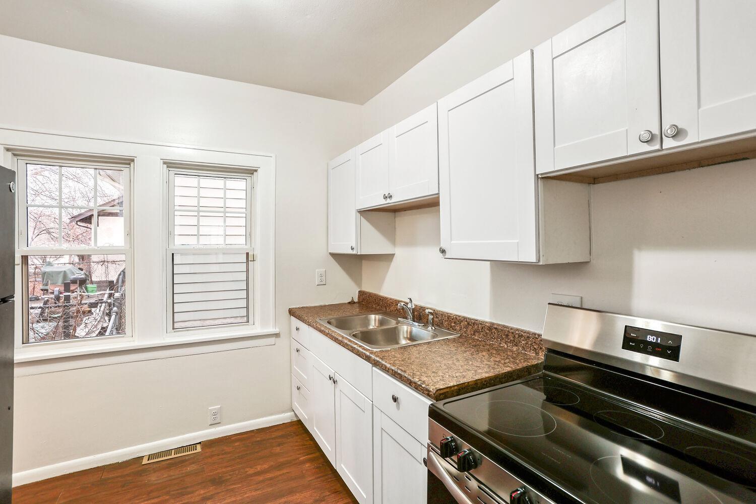 3407 Oliver Avenue N - Web Quality - 011 - 12 Kitchen.jpg