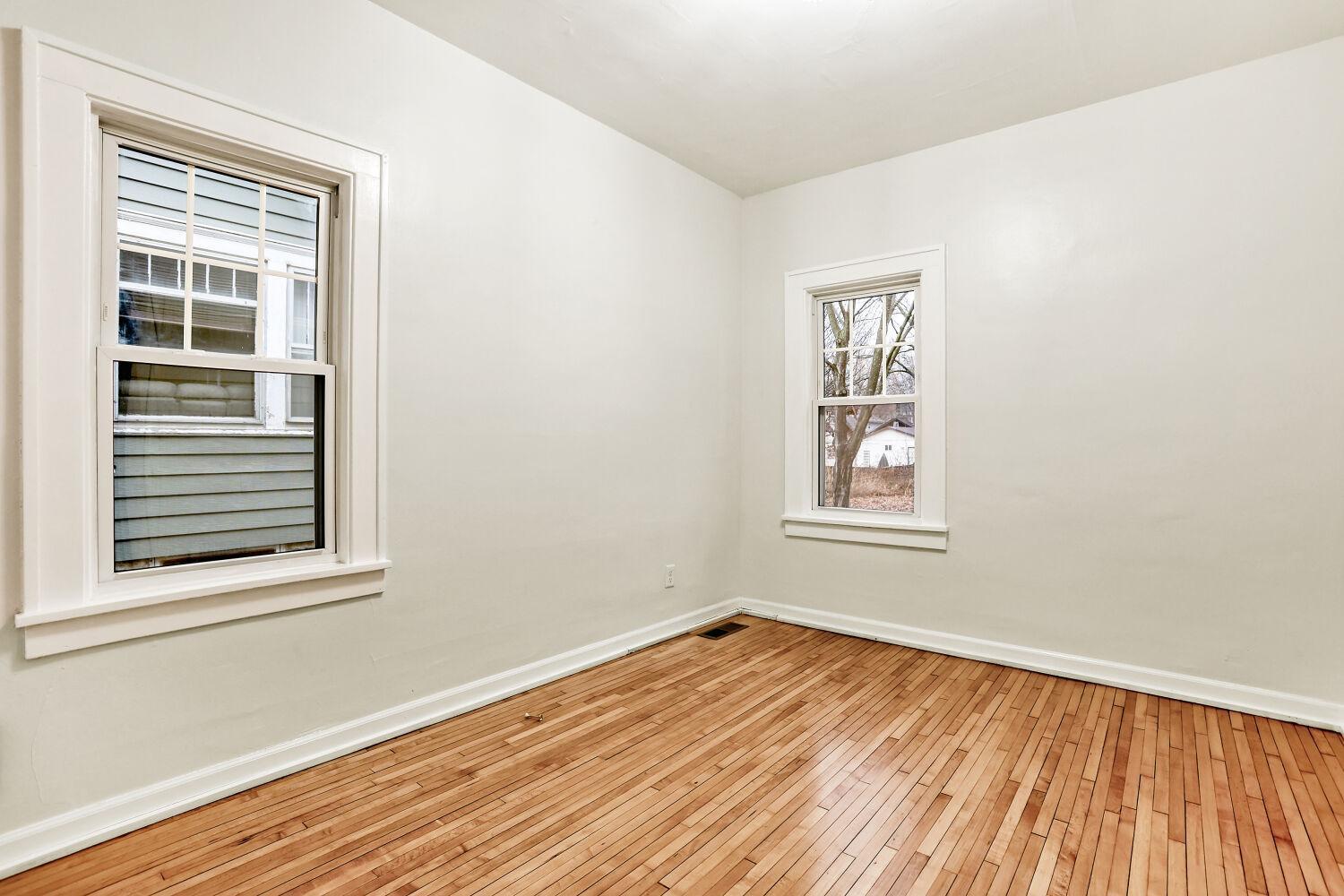 3407 Oliver Avenue N - Web Quality - 014 - 15 Bedroom.jpg