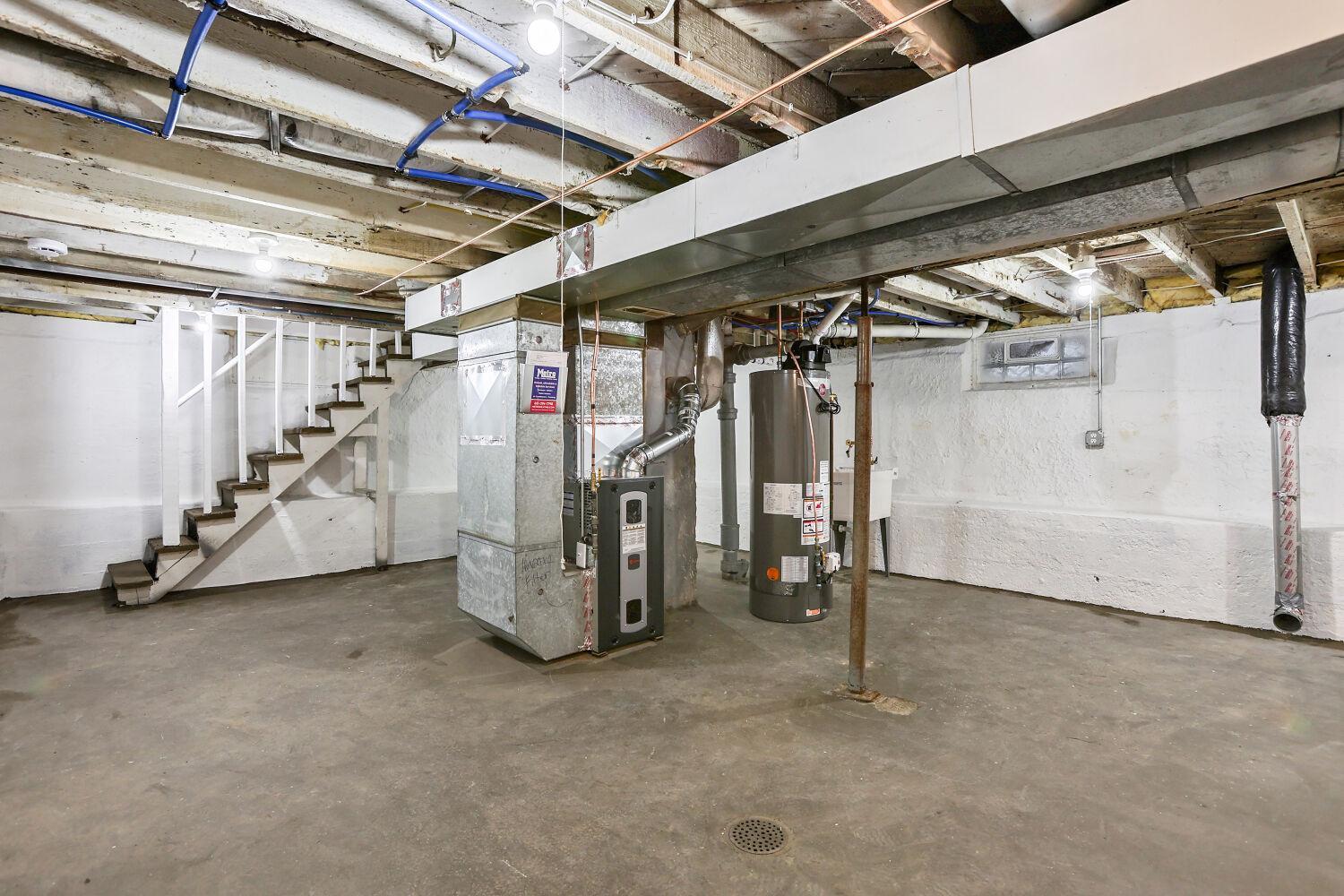 3407 Oliver Avenue N - Web Quality - 017 - 17 Unfinished.jpg