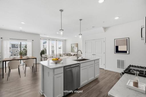 9669 4th Street Lane N, Lake Elmo, MN 55042