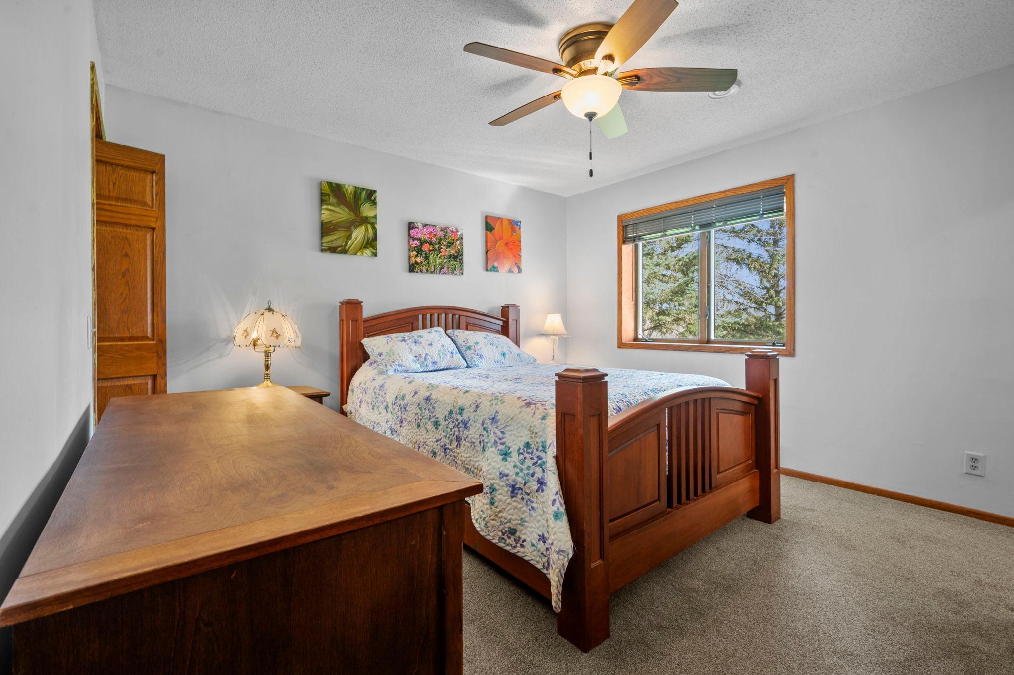 21650 Oakdale Dr, Corcoran, MN